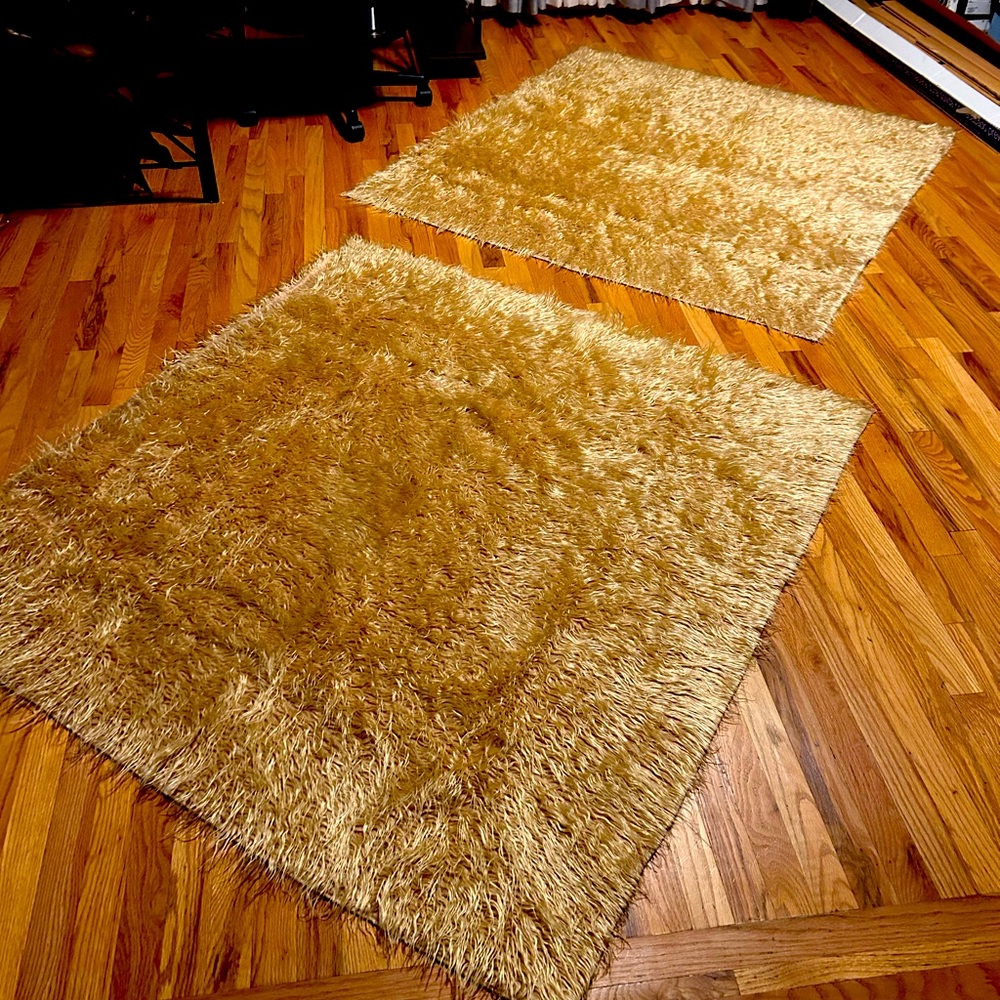 Beautiful Fur Throws/rugs. 4ft x 5 1/2 in—4ft x 10in. No stains/tears. Set of 2